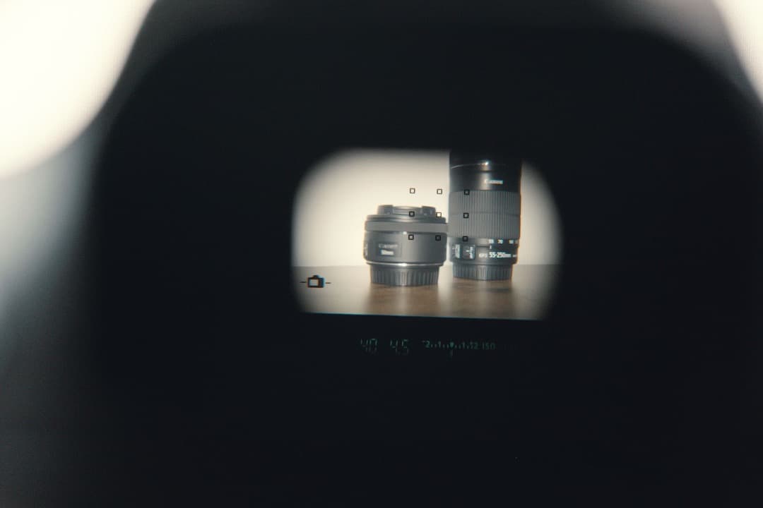 Canon EOS kiss X9i ダブルズームキット デジタル一眼レフカメラ