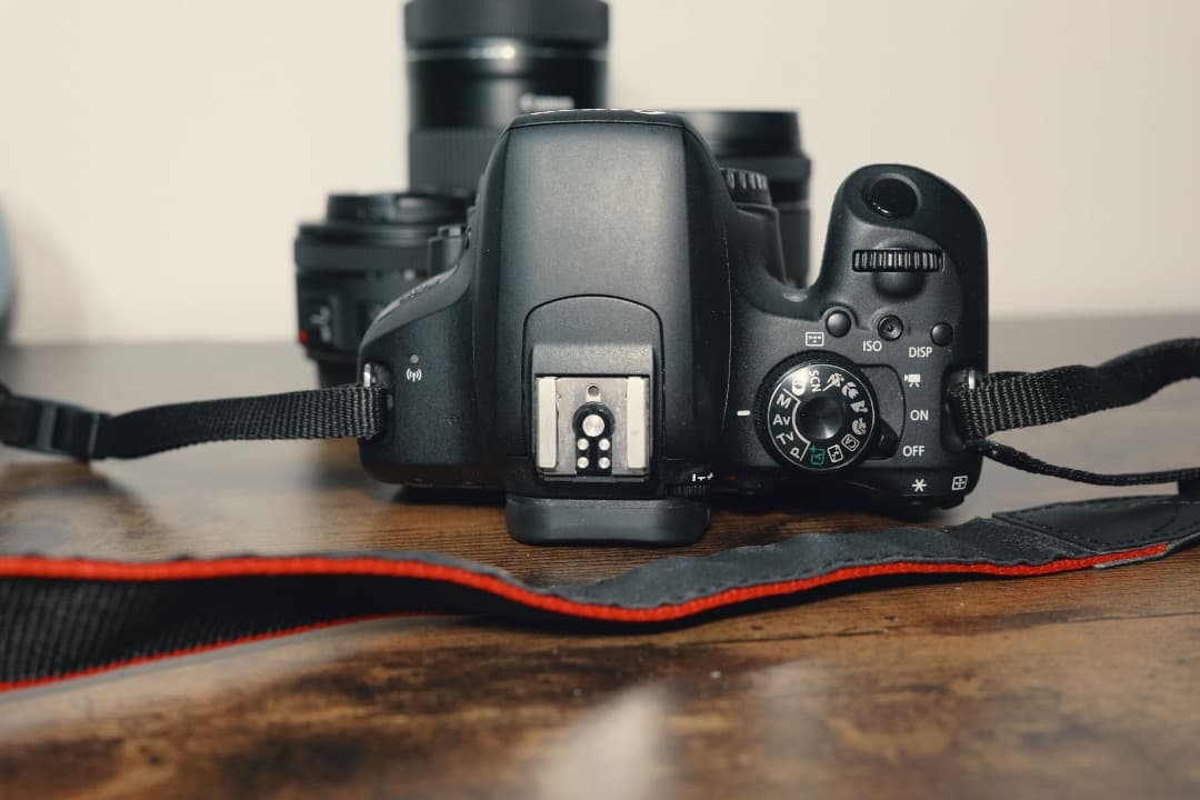 Canon EOS kiss X9i ダブルズームキット デジタル一眼レフカメラ