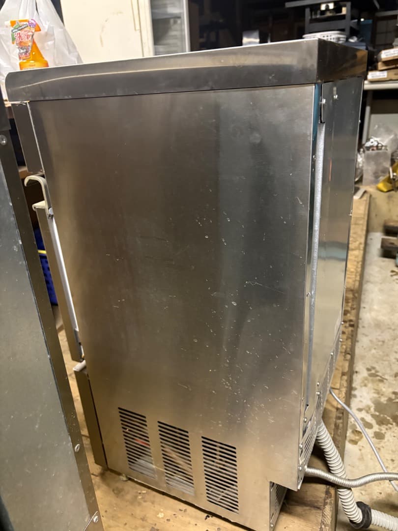 旧福島工業製（現ガリレイ）25kg製氷機