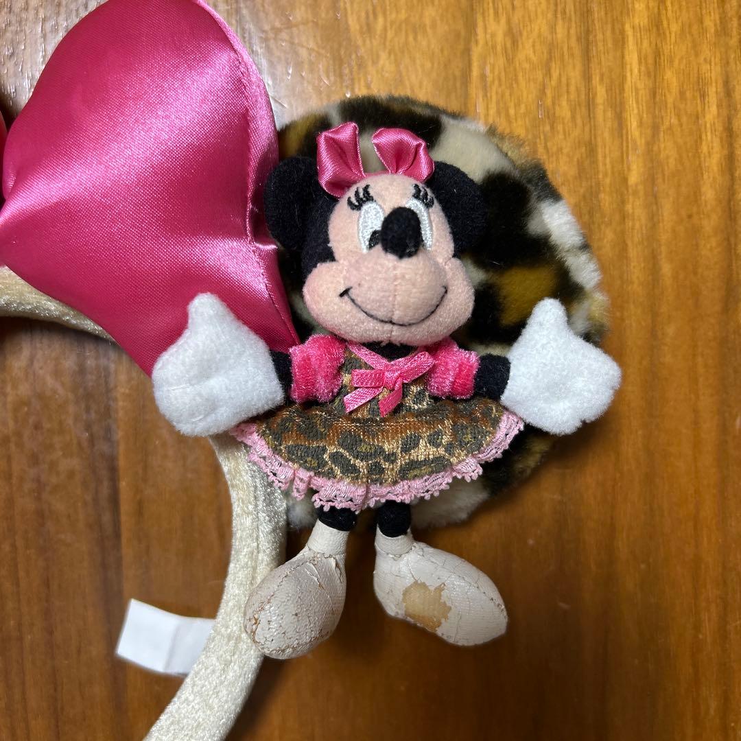 ディズニー ヒョウ柄カチューシャ ミニーちゃん ピンクリボン