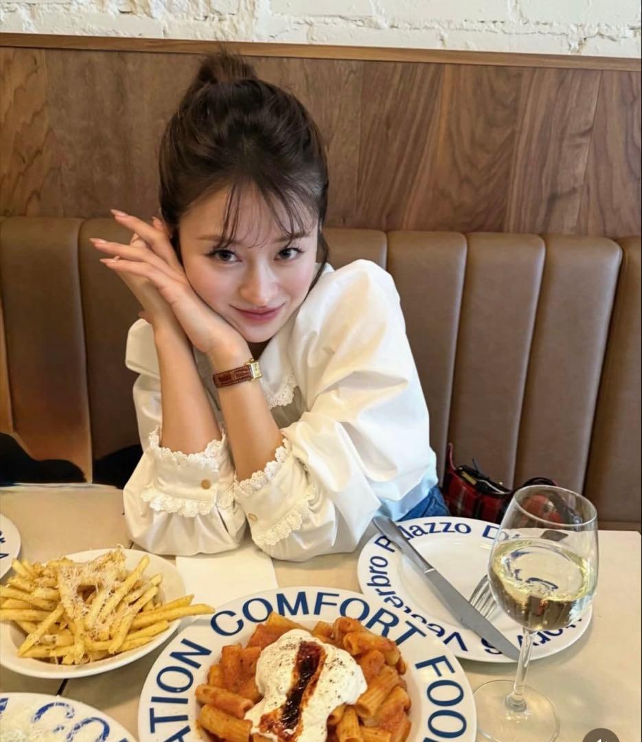 チヂミCLAIRE BUTTONS BLOUSE