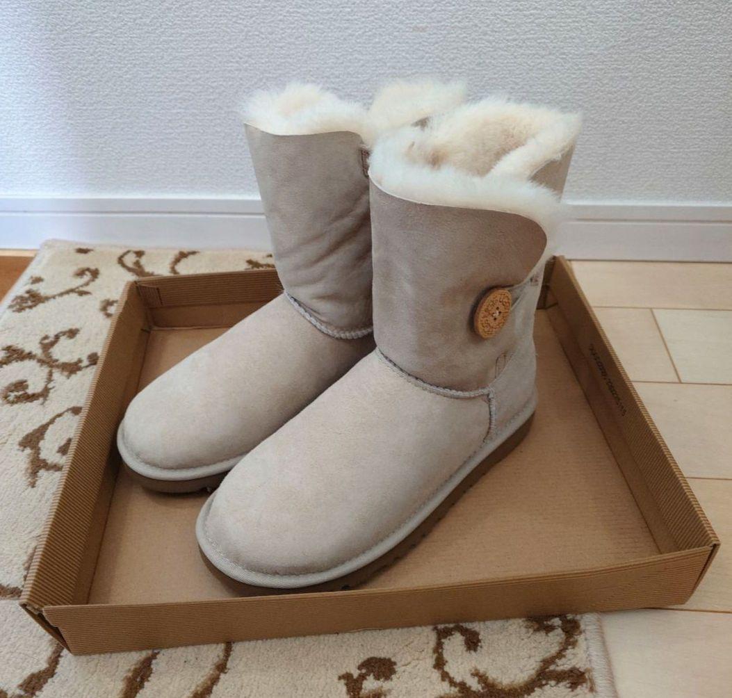 UGG W BAILEY BUTTON 5803 ムートンブーツ