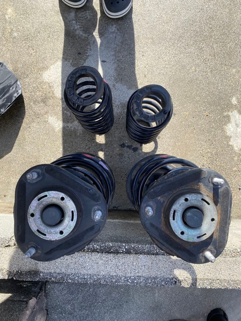 30プリウス 純正サスペンション