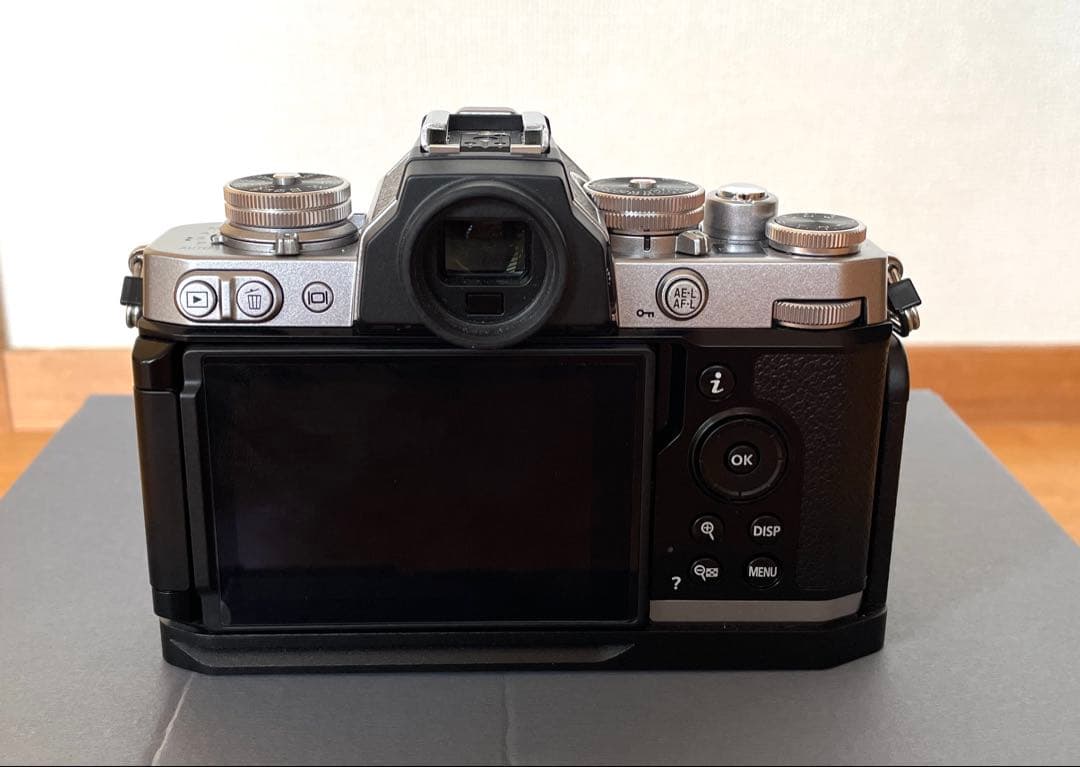 (q)Nikon Z fc シルバー 16-50VRレンズキット