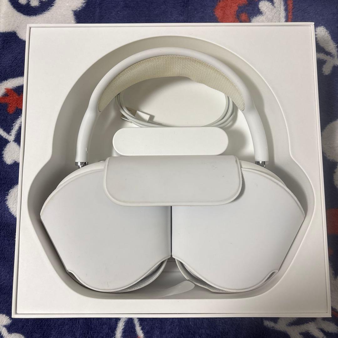 AirPods Maxシルバー