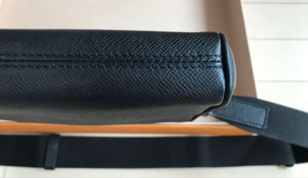 Louis Vuitton PPM Taiga メッセンジャー