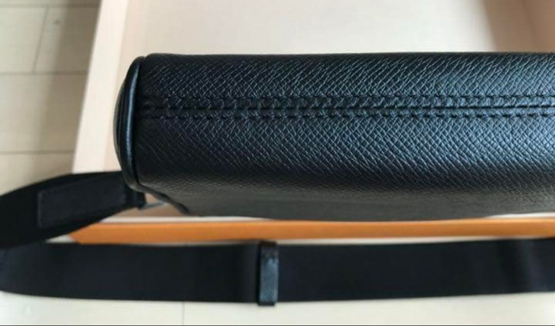 Louis Vuitton PPM Taiga メッセンジャー
