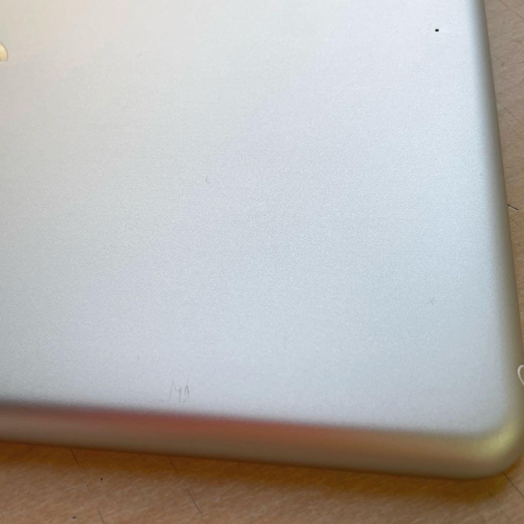 iPad 第6世代　A1893　Wi-Fiモデル　シルバー　32GB 美品　#6