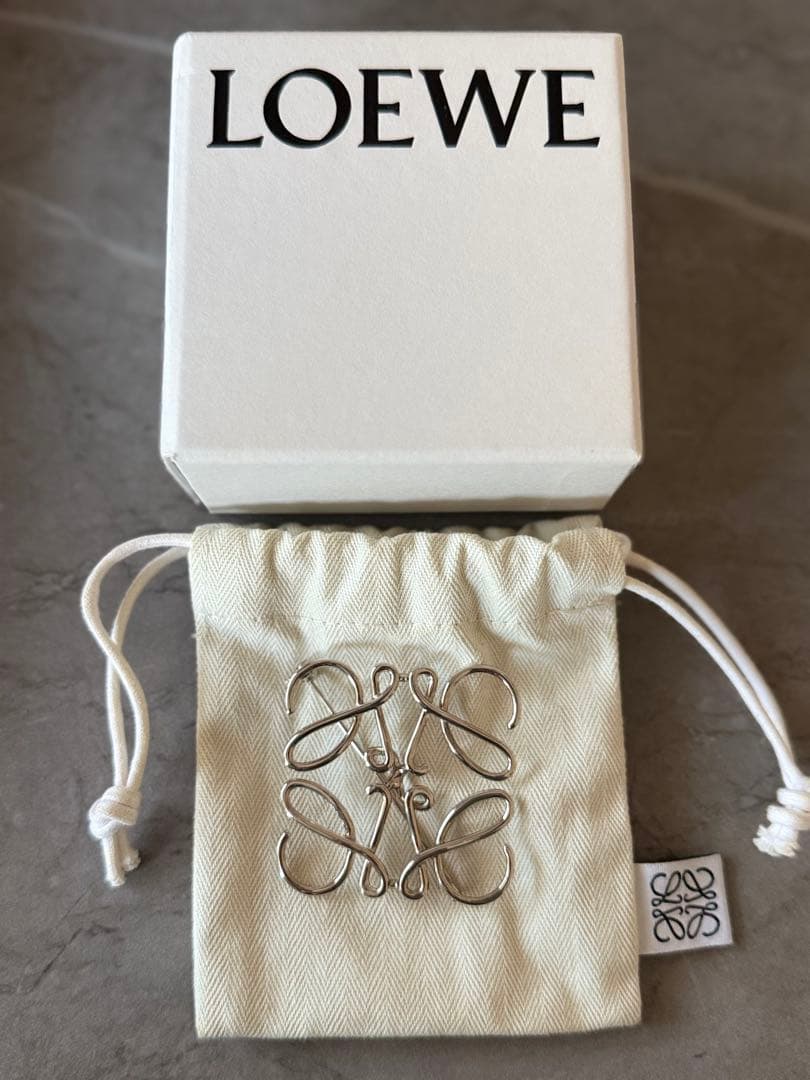【美品】ロエベ　アナグラムブローチ　LOEWE