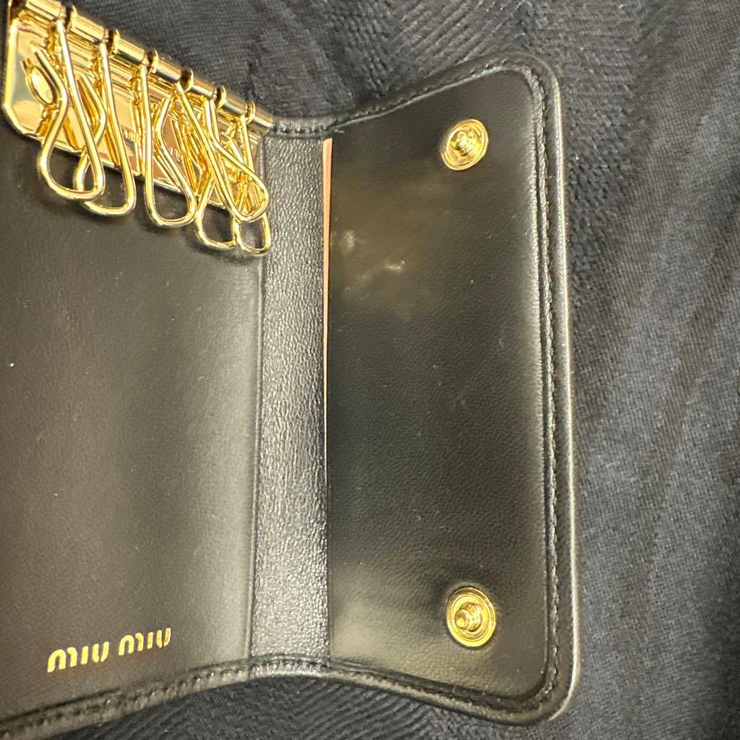 新品未使用　MIU MIUマトラッセキーケース