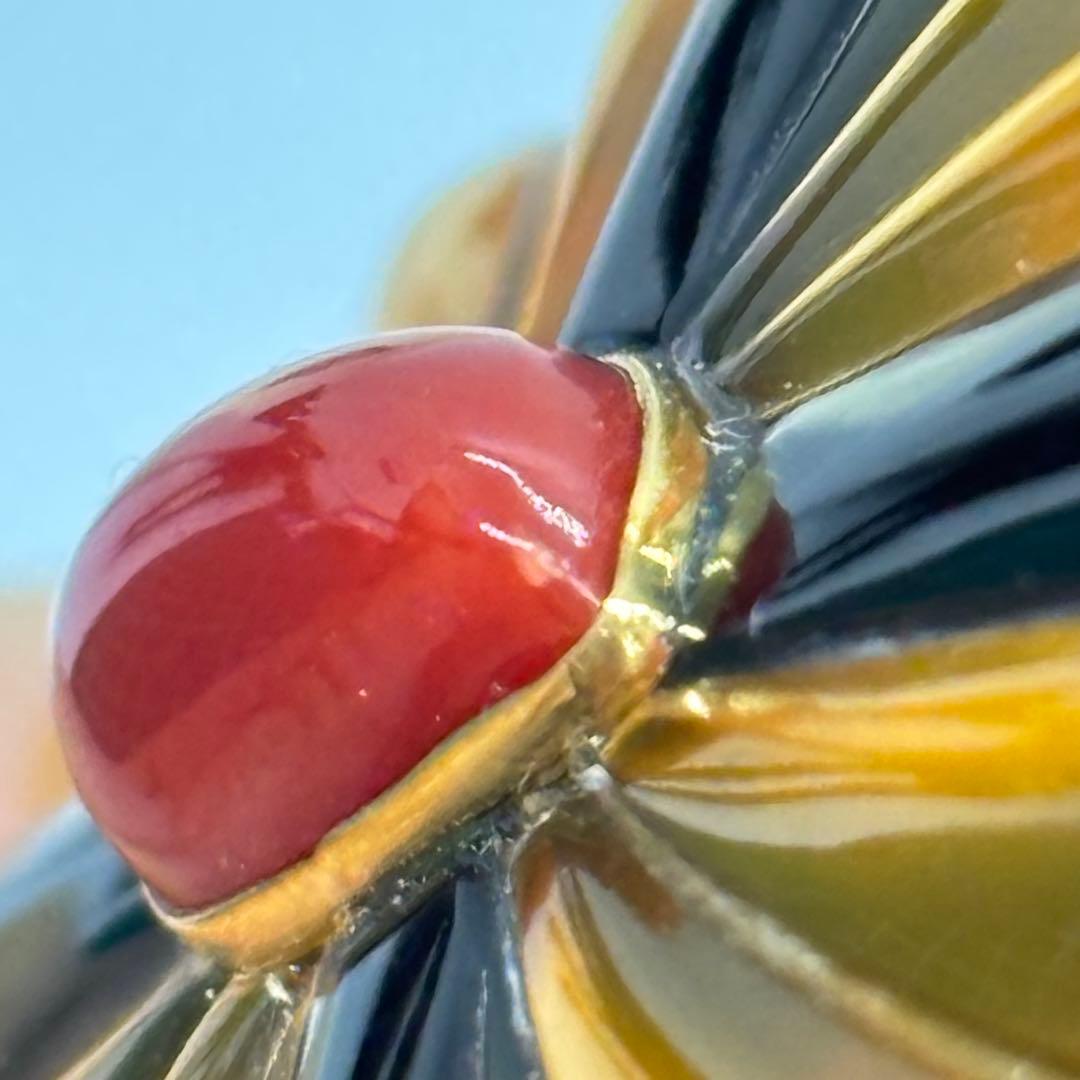 111405 本鼈甲　白甲　黒甲　k18 血赤珊瑚　花芯　ネックレス兼ブローチ