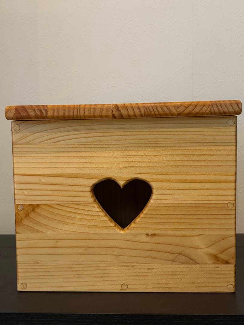 四角いカントリー調の箱