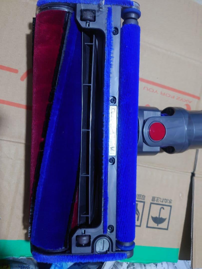 Dyson V8 Fluffy サイクロン式クリーナー SV10