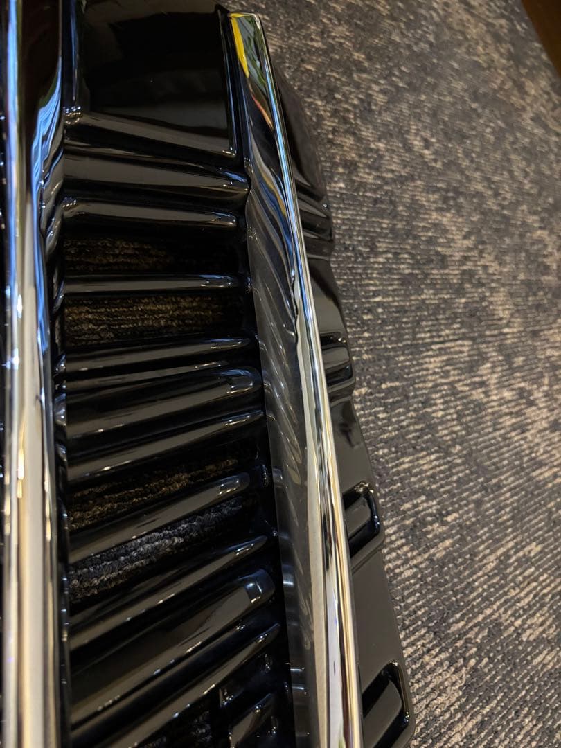 アルファード30系フロントグリル(縦グリルブラック塗装)