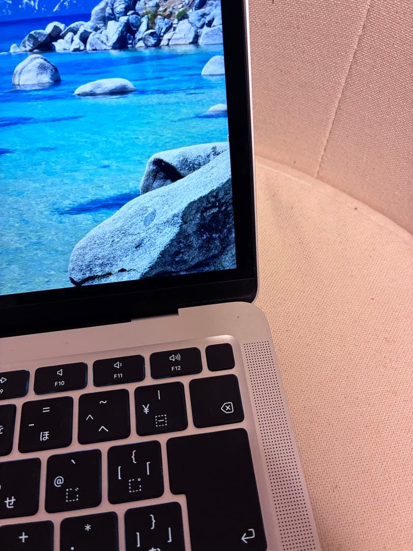 Apple MacBook Air (M1, 2020) 本体