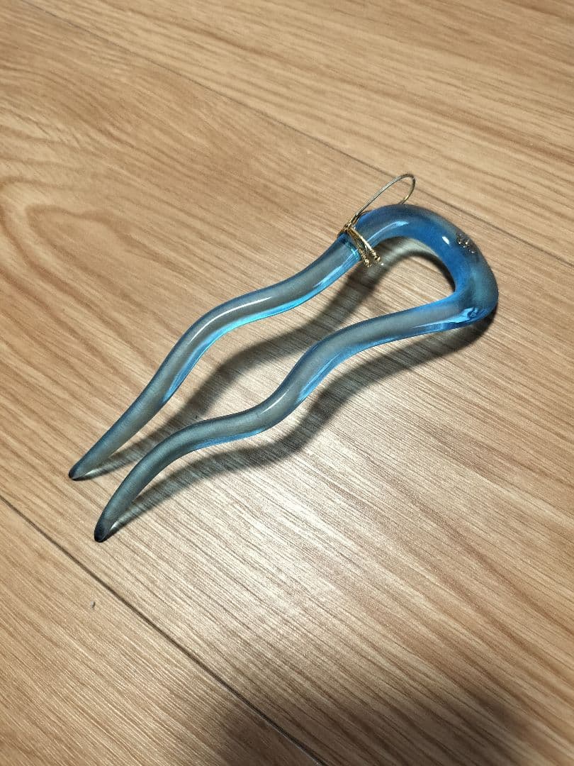 新品未使用　青　ブルー　ウェービーヘアピン