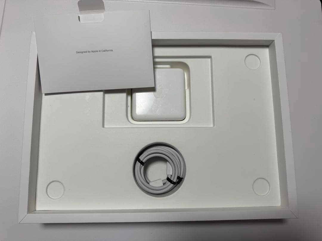 MacBook本体 Raden Alvin