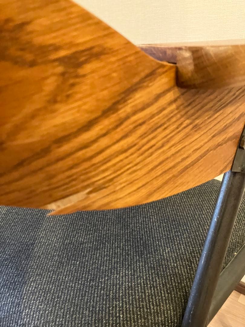 アデペシュ　ダニス ショートアームチェア