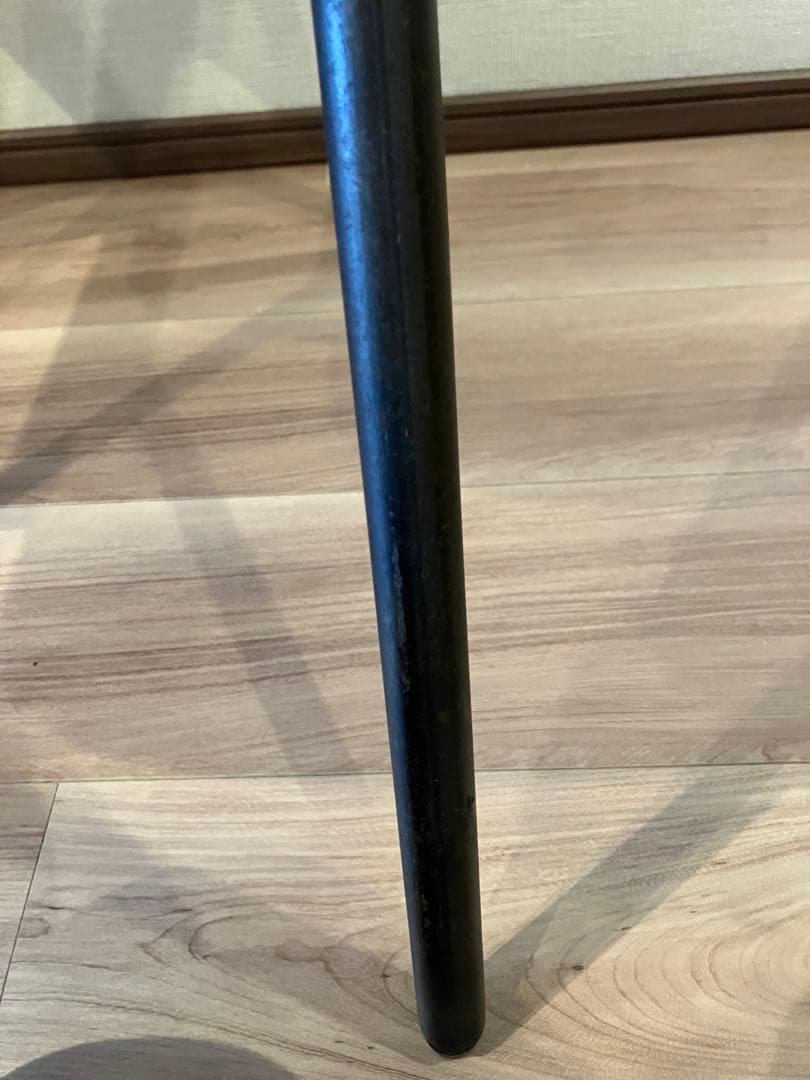 アデペシュ　ダニス ショートアームチェア