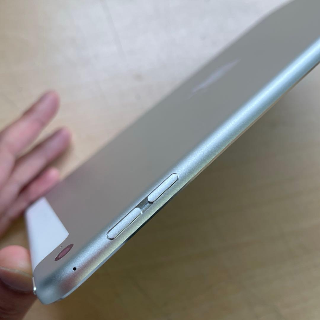 iPad Air2 32GB Cellular シルバー　A1567 美品　#4