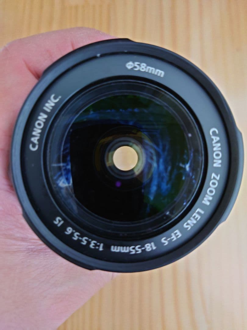 Canon EOS Kiss X3 EF-S 18-55mm 約30192回