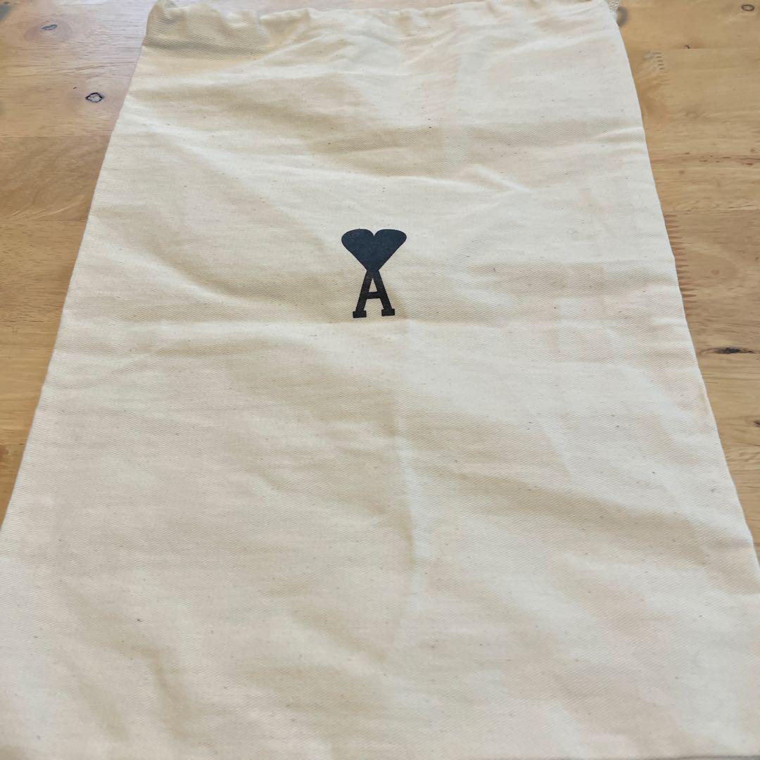 ami ホワイトキャップ ハート刺繍（巾着付き）