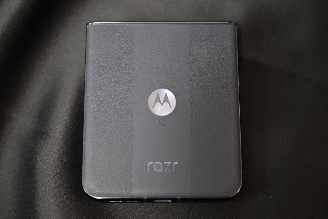 スマートフォン本体 motorola razr50 ultra 512
