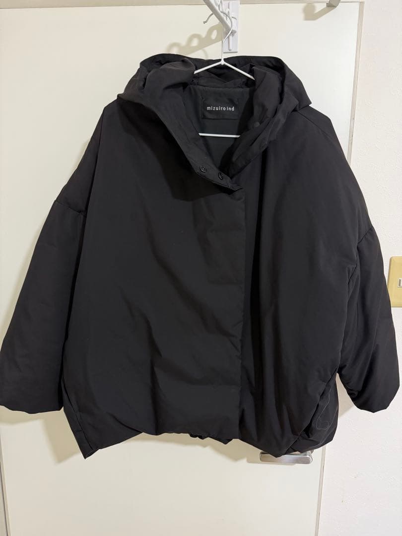 ミズイロインド　フーデットダウンジャケット　Aライン　バルーンシルエット