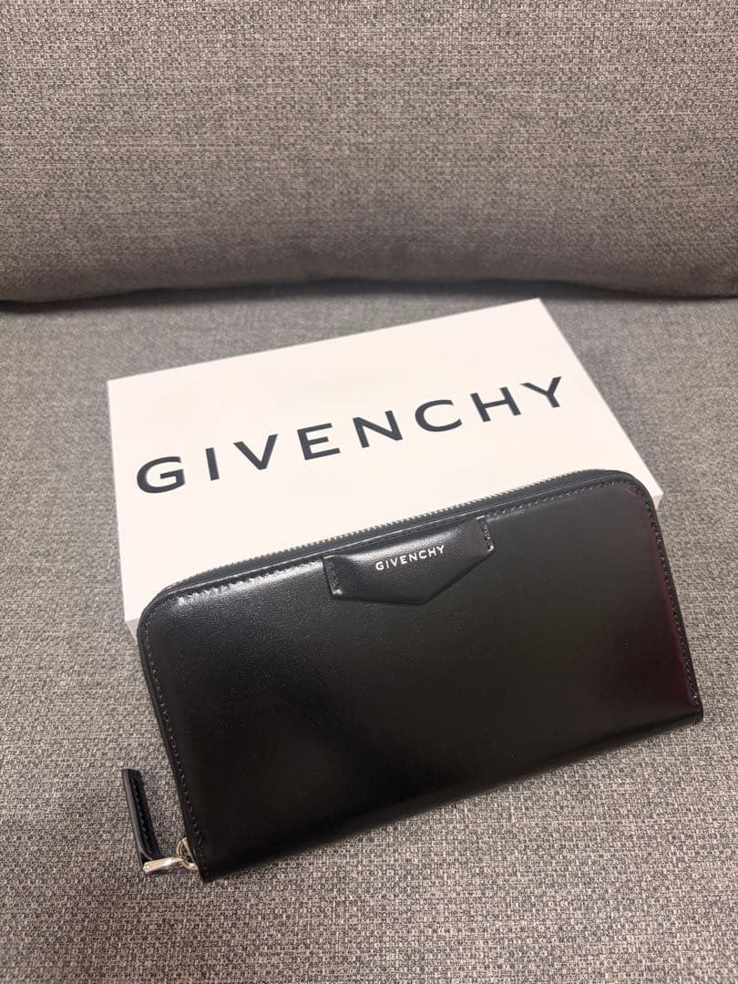 【美品】 GIVENCHY ジバンシー ラウンドファスナー 長財布　ブラック