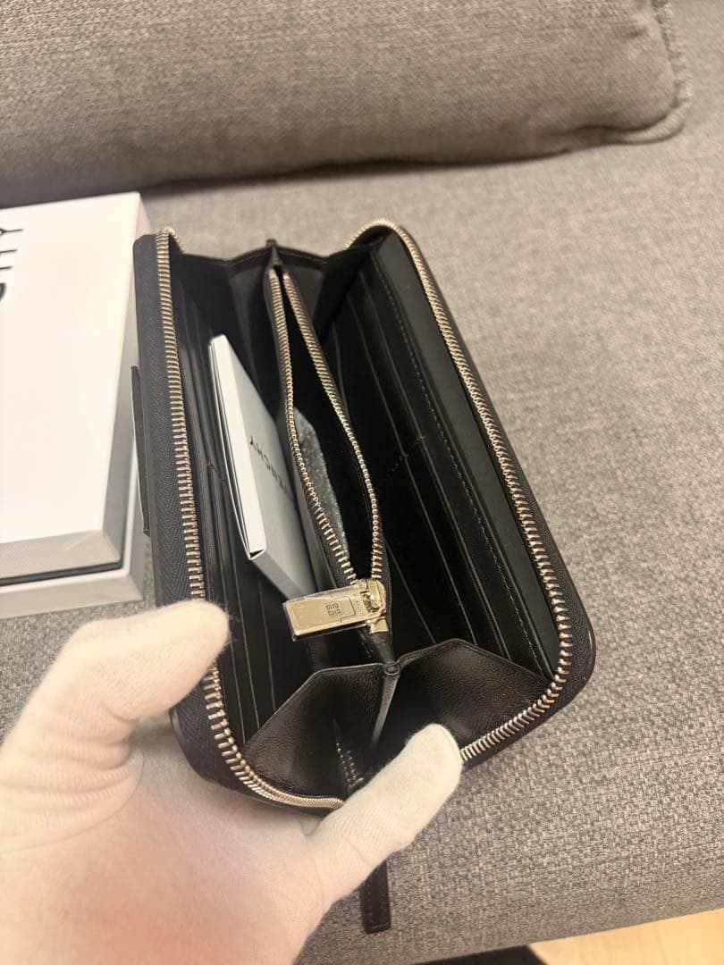 【美品】 GIVENCHY ジバンシー ラウンドファスナー 長財布　ブラック