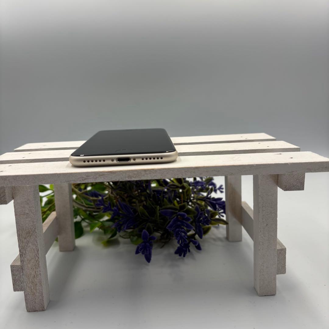 【美品】iPhone SE第3世代 64GB スターライト 349