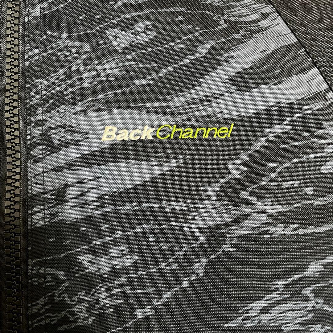 Back Channel コーデュラジャケット　フーディー カモフラ　刺繍　中綿