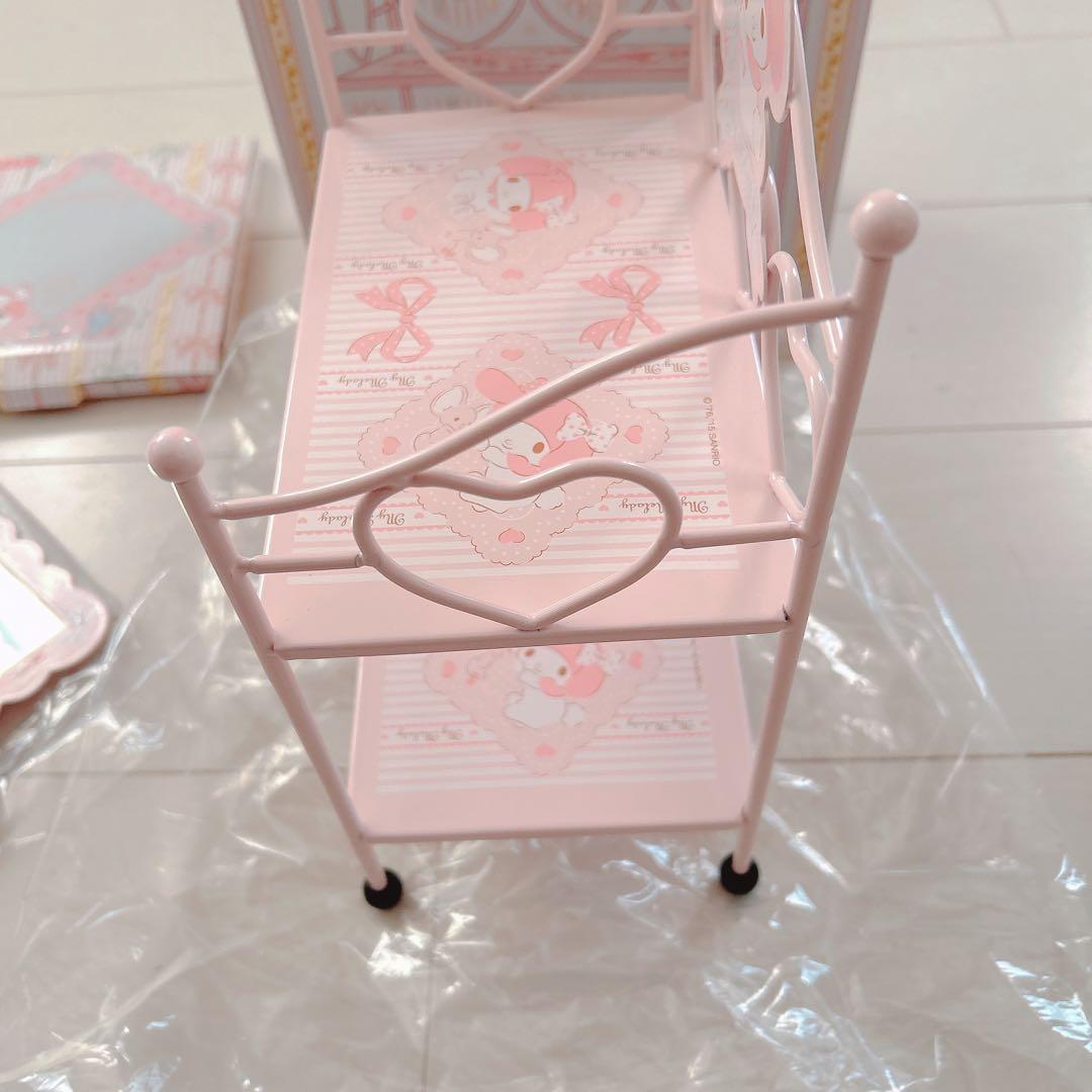 新品　マイメロディ キュートポーズシリーズ　ミニラック　スタンドミラー