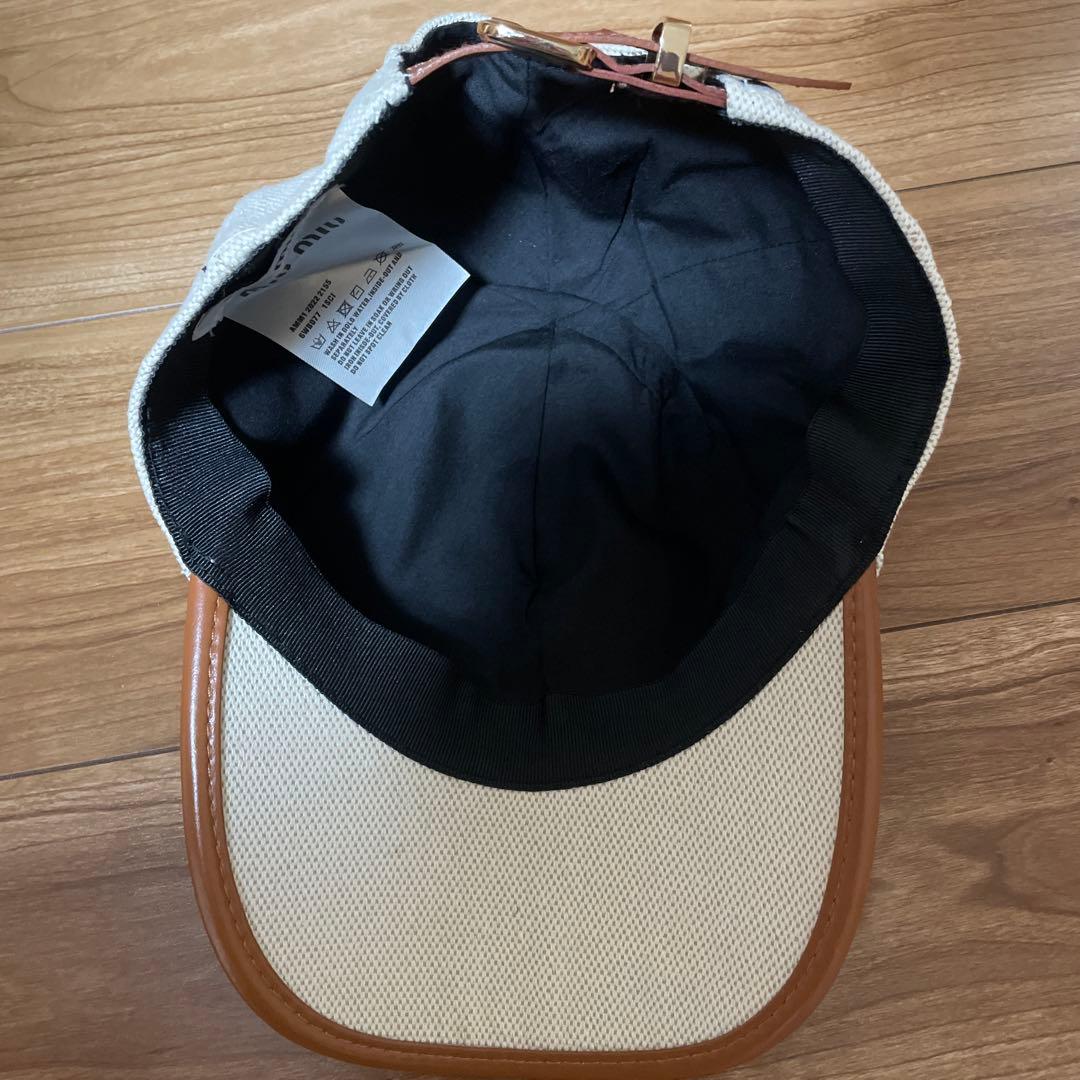 ミウミウ ベージュ キャップ