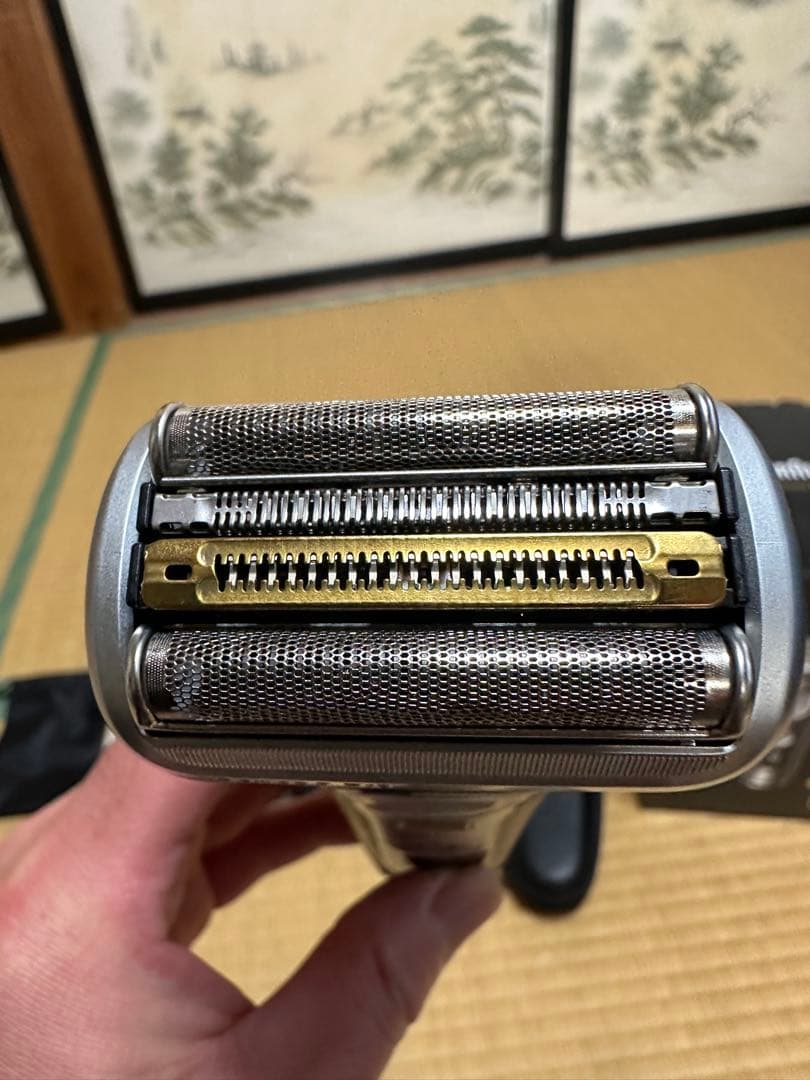 Braun Series 9 Pro メンズ電気シェーバー　洗浄液カートリッジ付