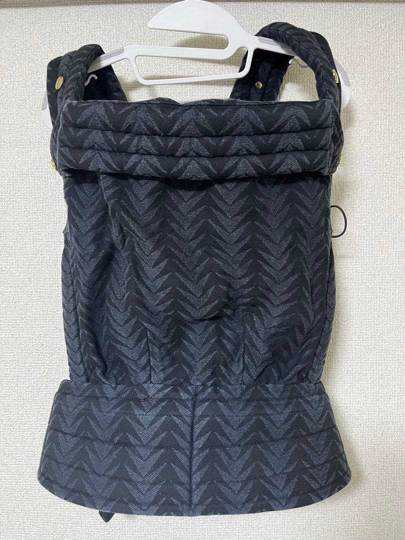 アーティポッペ 抱っこ紐 アローゾロ ザイガイスト ブラック