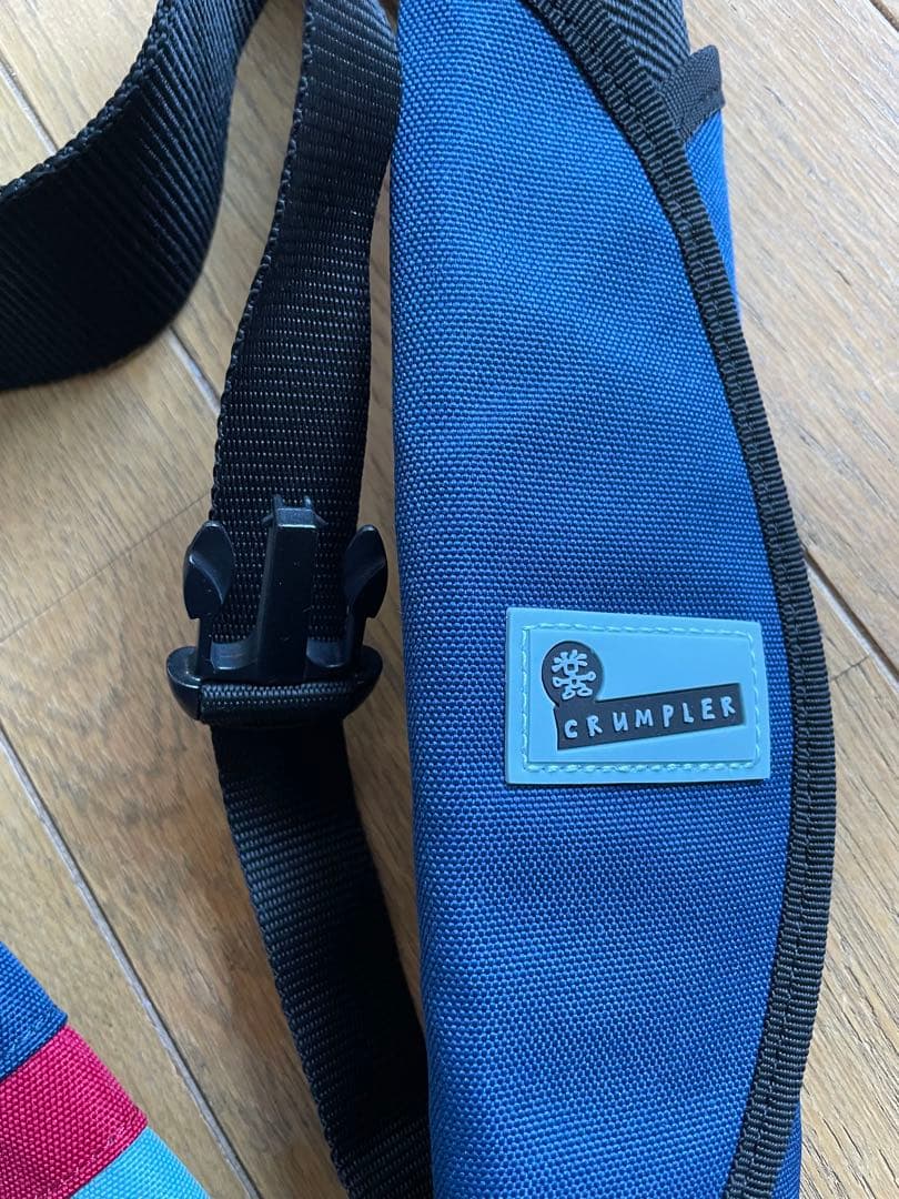 新品同様！クランプラーCRUMPLERメッセンジャーバッグショルダー人気のブルー