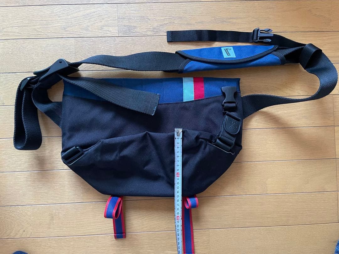 新品同様！クランプラーCRUMPLERメッセンジャーバッグショルダー人気のブルー