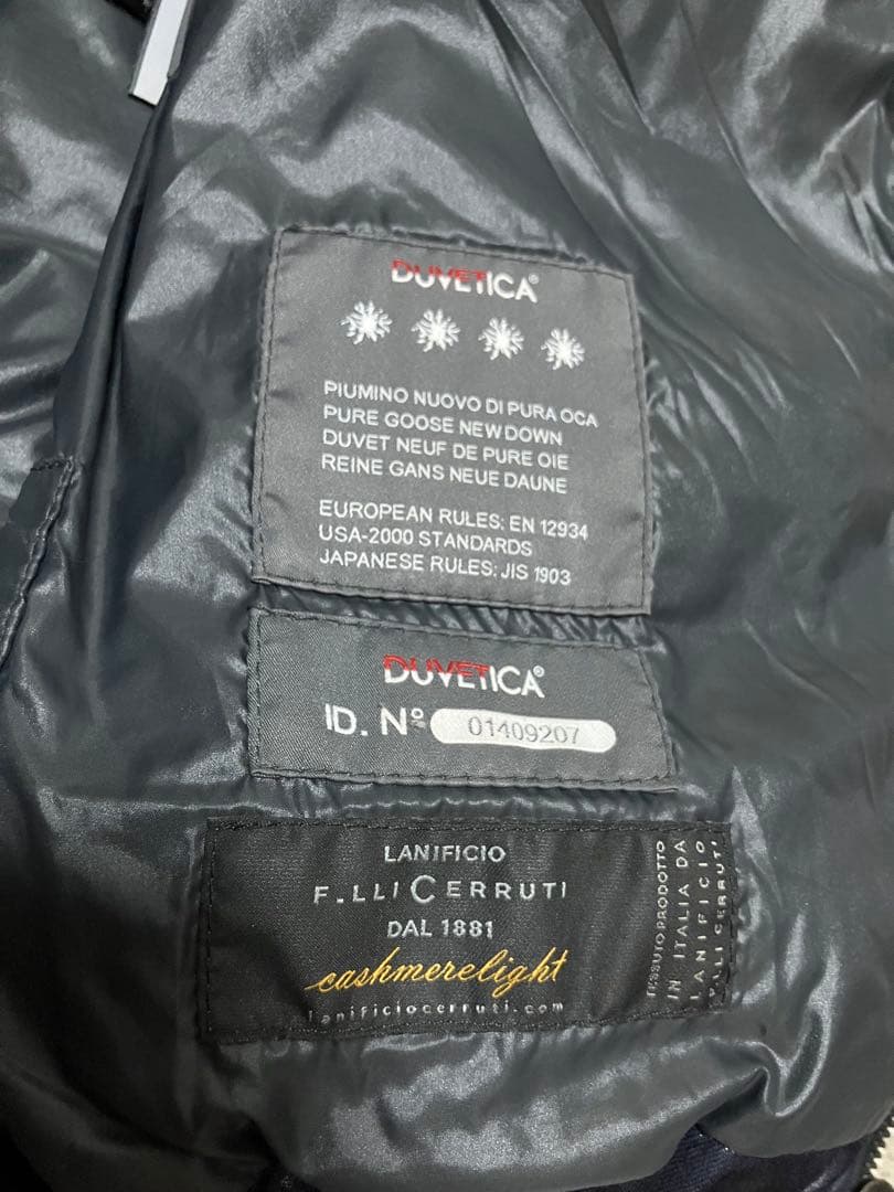 DUVETICA デュベティカのダウンベスト　FEBEDUE 40サイズ　紺