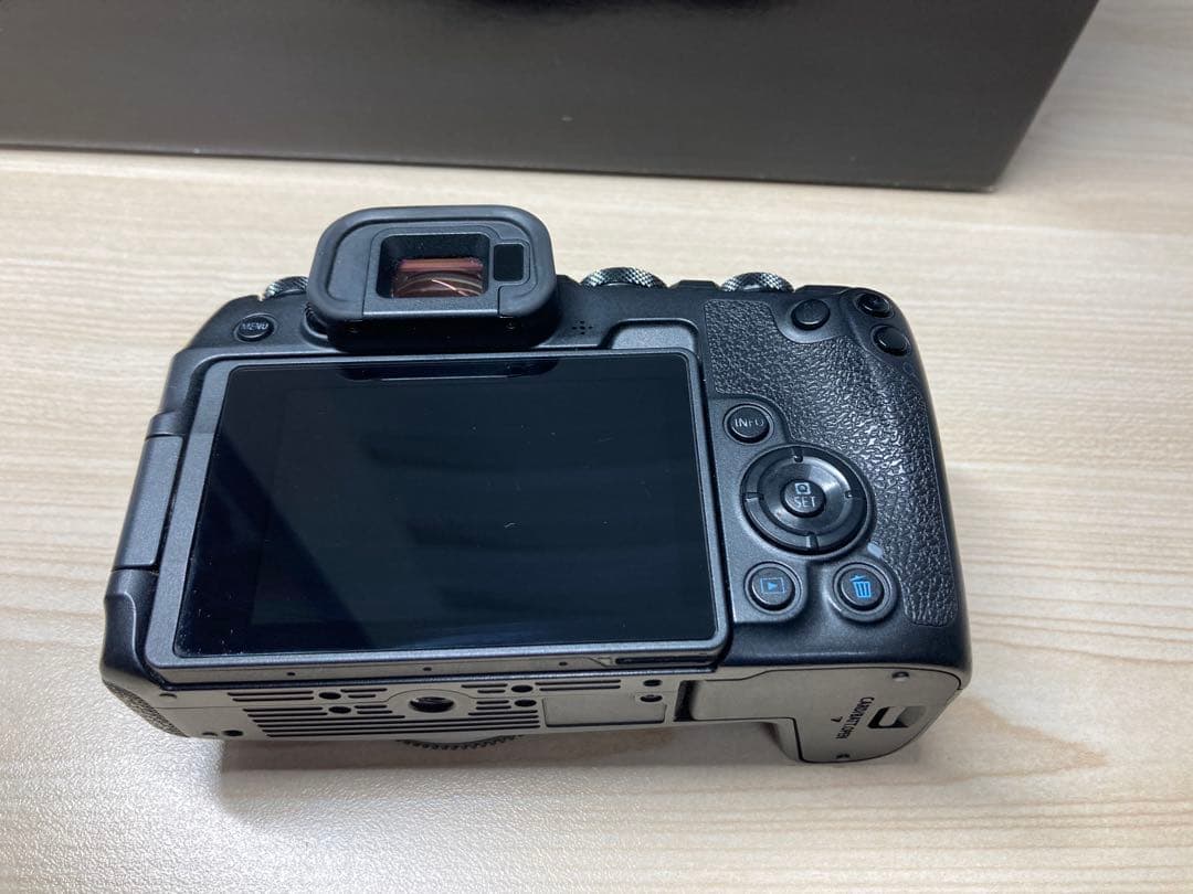 Canon EOS RP ボディ 訳あり 初回シャッターのみエラー30 現状品