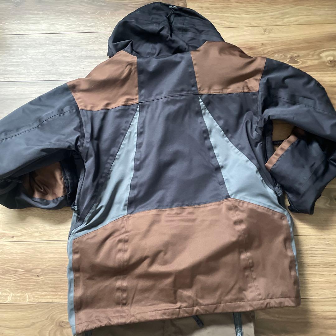 g*f様 プレイデザインpo1 スノーボードウェア上下セットMサイズ