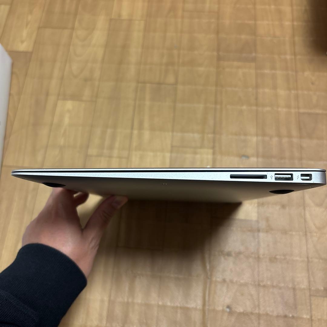 MacBook Air 13インチ Mid 2012 /最新OS Sequoia