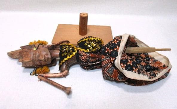 『インドネシア伝統的人形劇 ワヤン・ゴレ』 操り中古人形７体 アンティーク人形