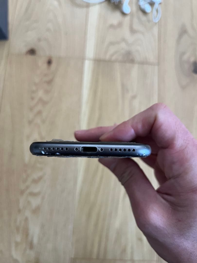 Apple iPhone 8 スペースグレー 本体　64GB