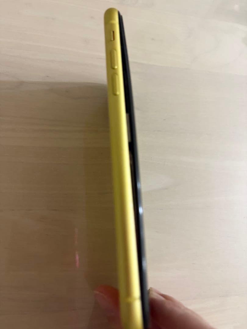 Apple iPhone 11 イエロー 本体　ジャンク品