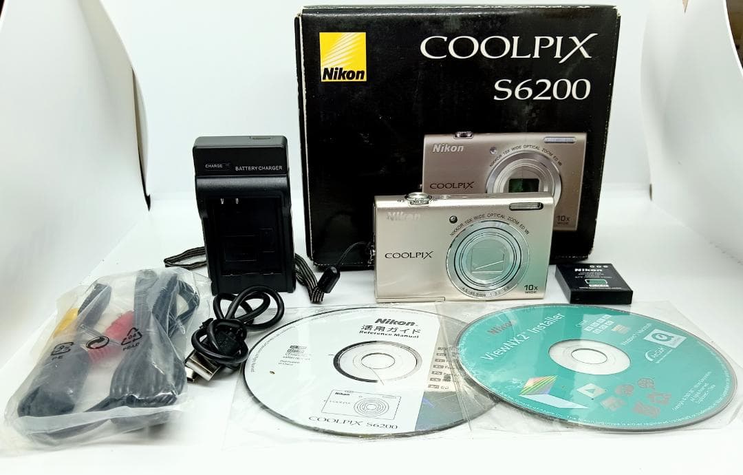 Nikon COOLPIX S6200 Silver 16.0MP 充電器付き