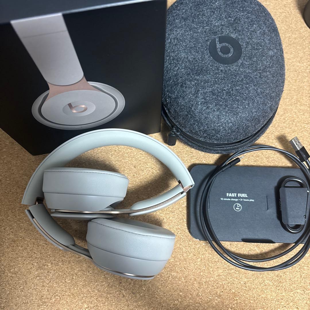 Beats solo pro ワイヤレスヘッドホン グレー