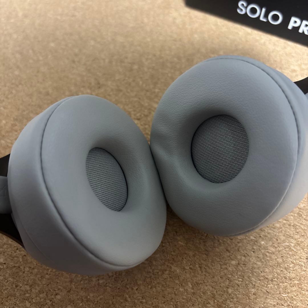 Beats solo pro ワイヤレスヘッドホン グレー