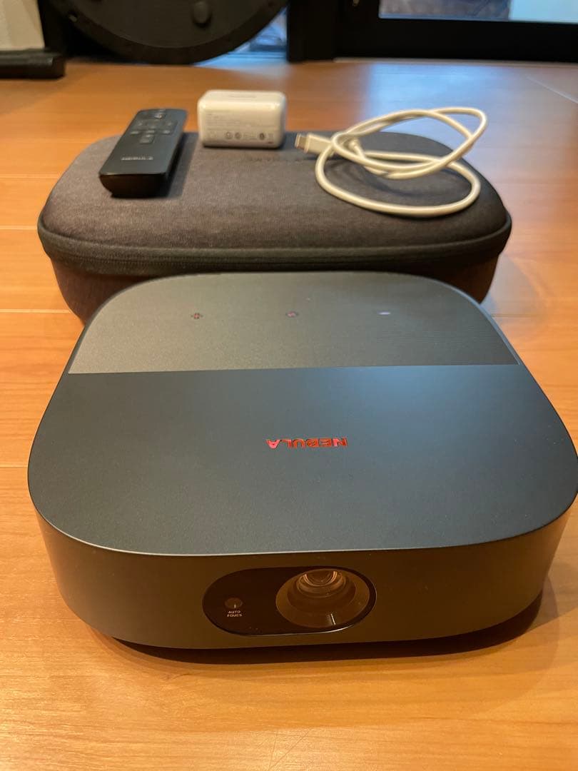 Nebula Vega Portable (バッテリー内蔵) ケース付き