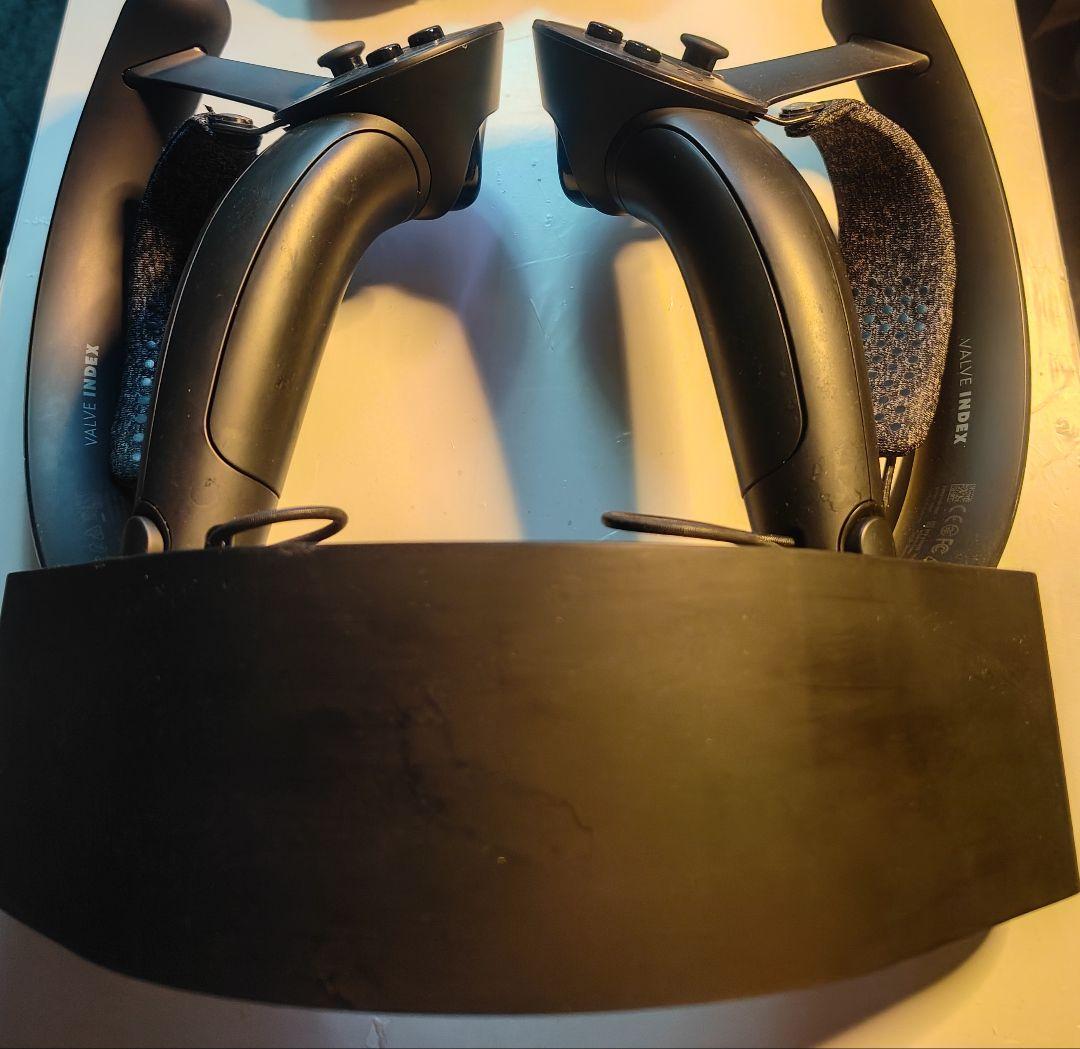 Valve Index コントローラーと充電ドックのみ